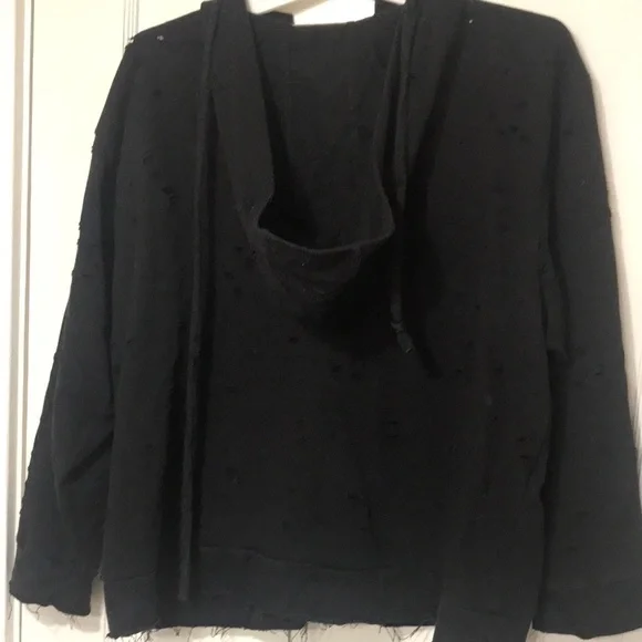 Hot and delicious black distressed shirt - Picture 6 of 9